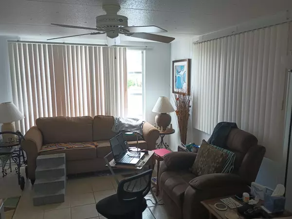 Fort Pierce, FL 34946,102 Oneida CIR