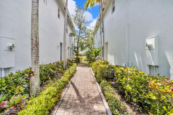 Riviera Beach, FL 33404,3169 Laurel Ridge CIR