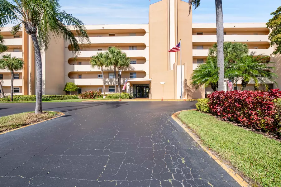 6461 NW 2nd AVE 414, Boca Raton, FL 33487