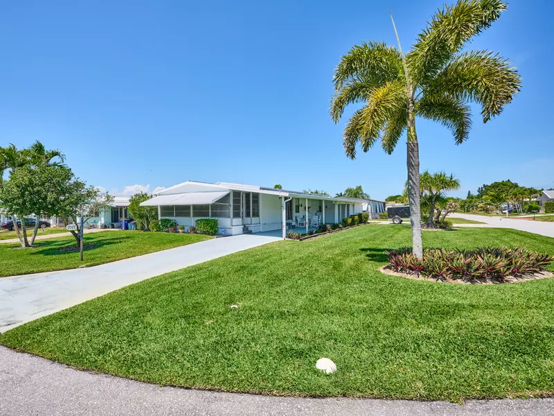 7077 SE Delegate ST, Hobe Sound, FL 33455