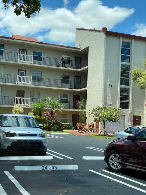 25 Abbey LN 204, Delray Beach, FL 33446