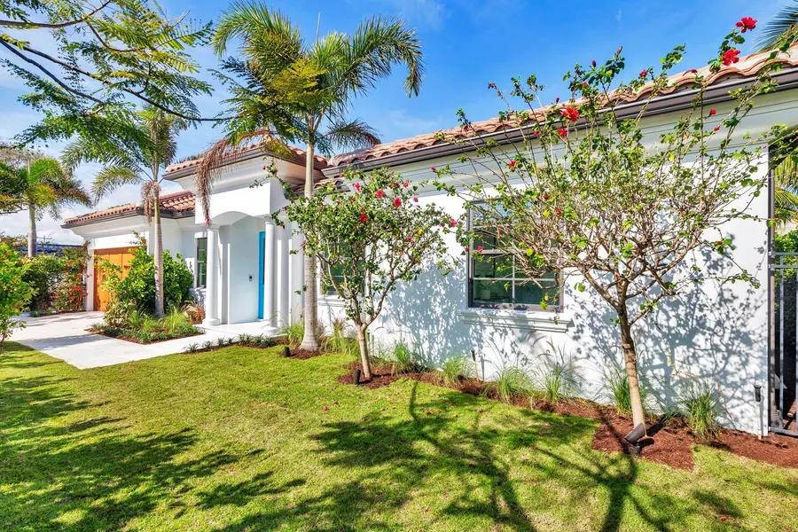 107 Gregory PL, West Palm Beach, FL 33405