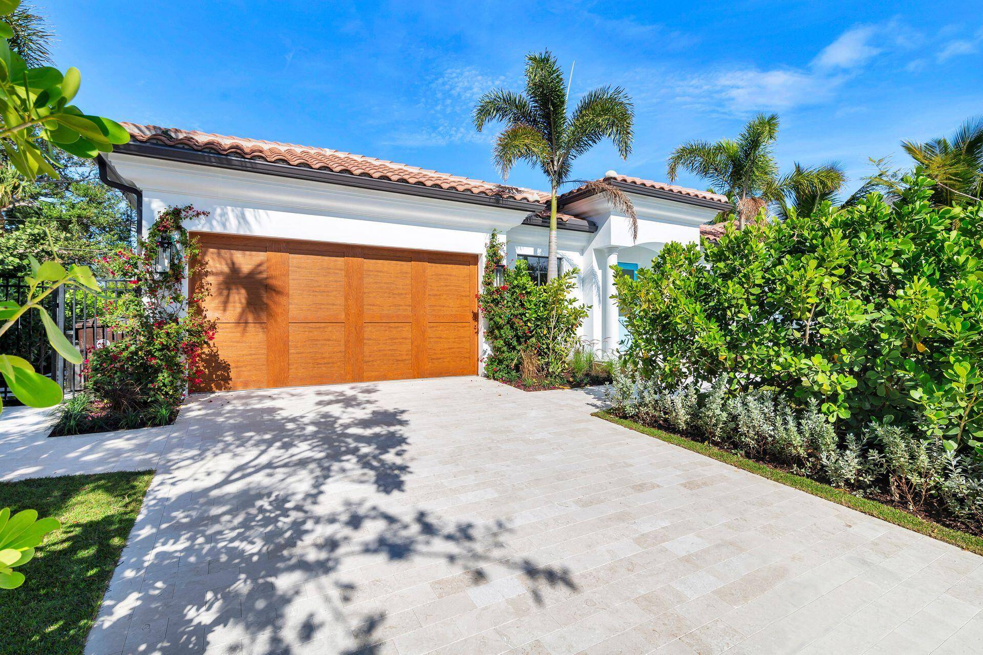 West Palm Beach, FL 33405,107 Gregory PL