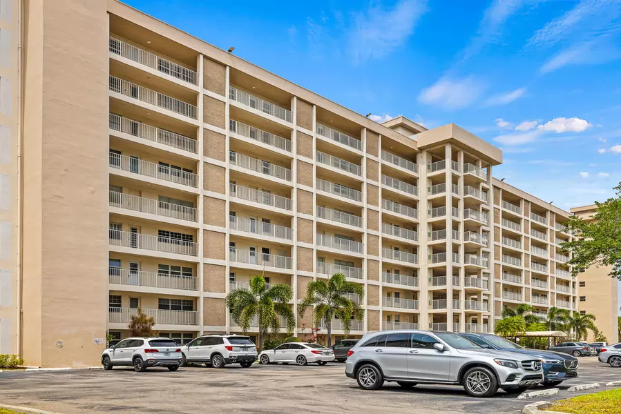 2671 S Course DR 307, Pompano Beach, FL 33069