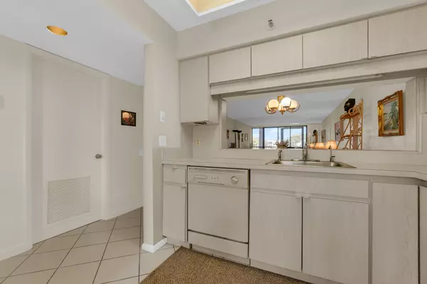 Delray Beach, FL 33446,14460 Strathmore LN 307