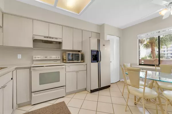 Delray Beach, FL 33446,14460 Strathmore LN 307