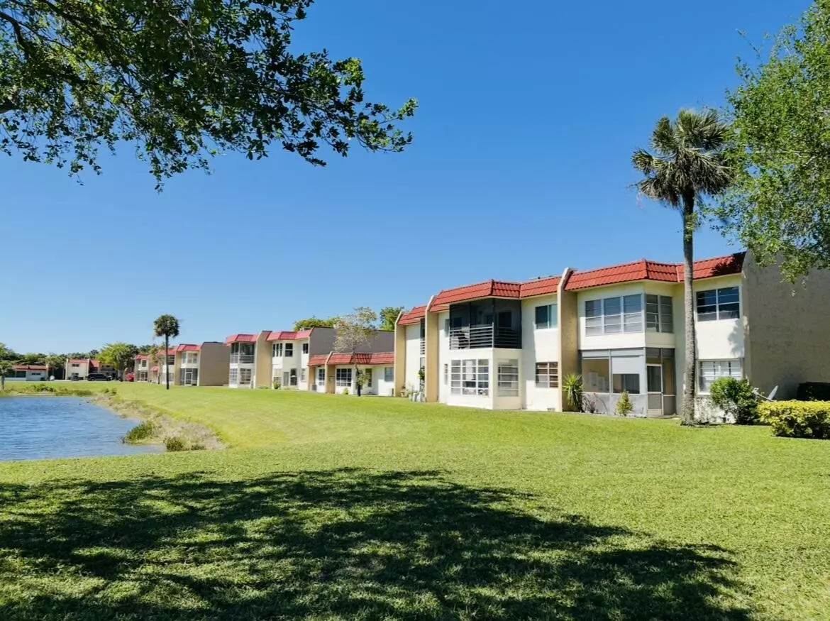 West Palm Beach, FL 33411,108 Lake Carol DR