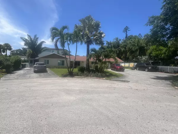 2081 Joy Rene LN, North Palm Beach, FL 33408
