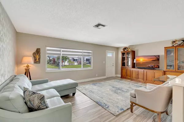 Boynton Beach, FL 33426,2012 SW 15th ST