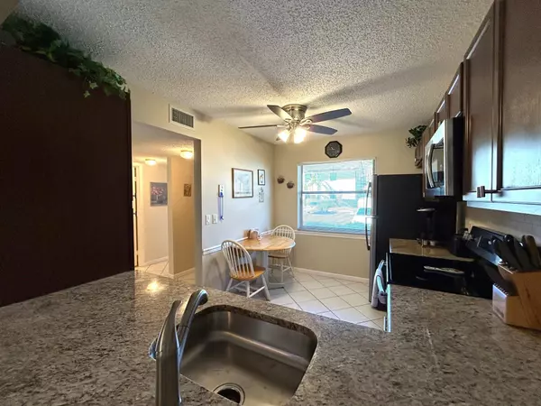 Lake Worth, FL 33467,7634 Tahiti LN 106