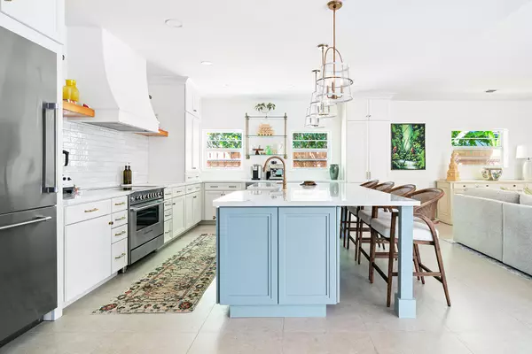 833 Avon RD, West Palm Beach, FL 33401