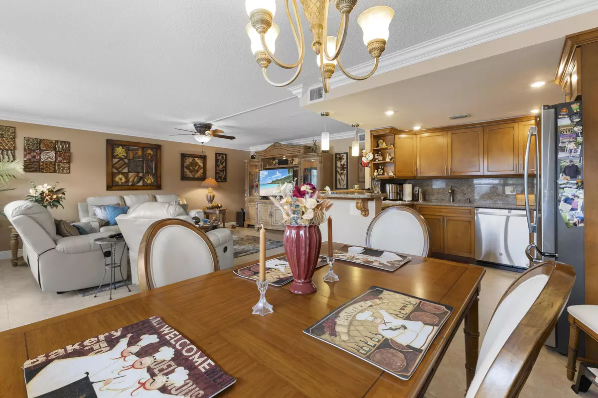 West Palm Beach, FL 33417,110 Greenbrier B