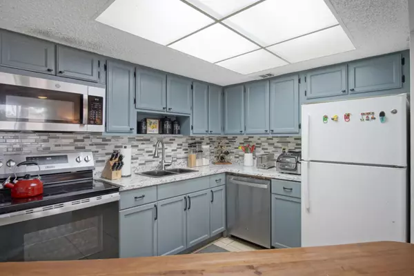 Port Saint Lucie, FL 34952,1544 SE Royal Green CIR K201