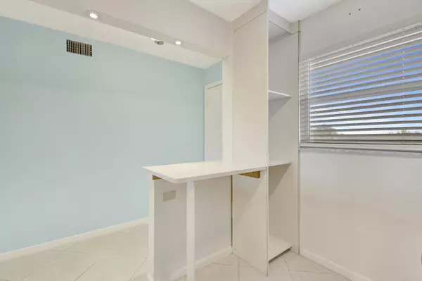 Boynton Beach, FL 33435,2601 NE 3rd CT 3120