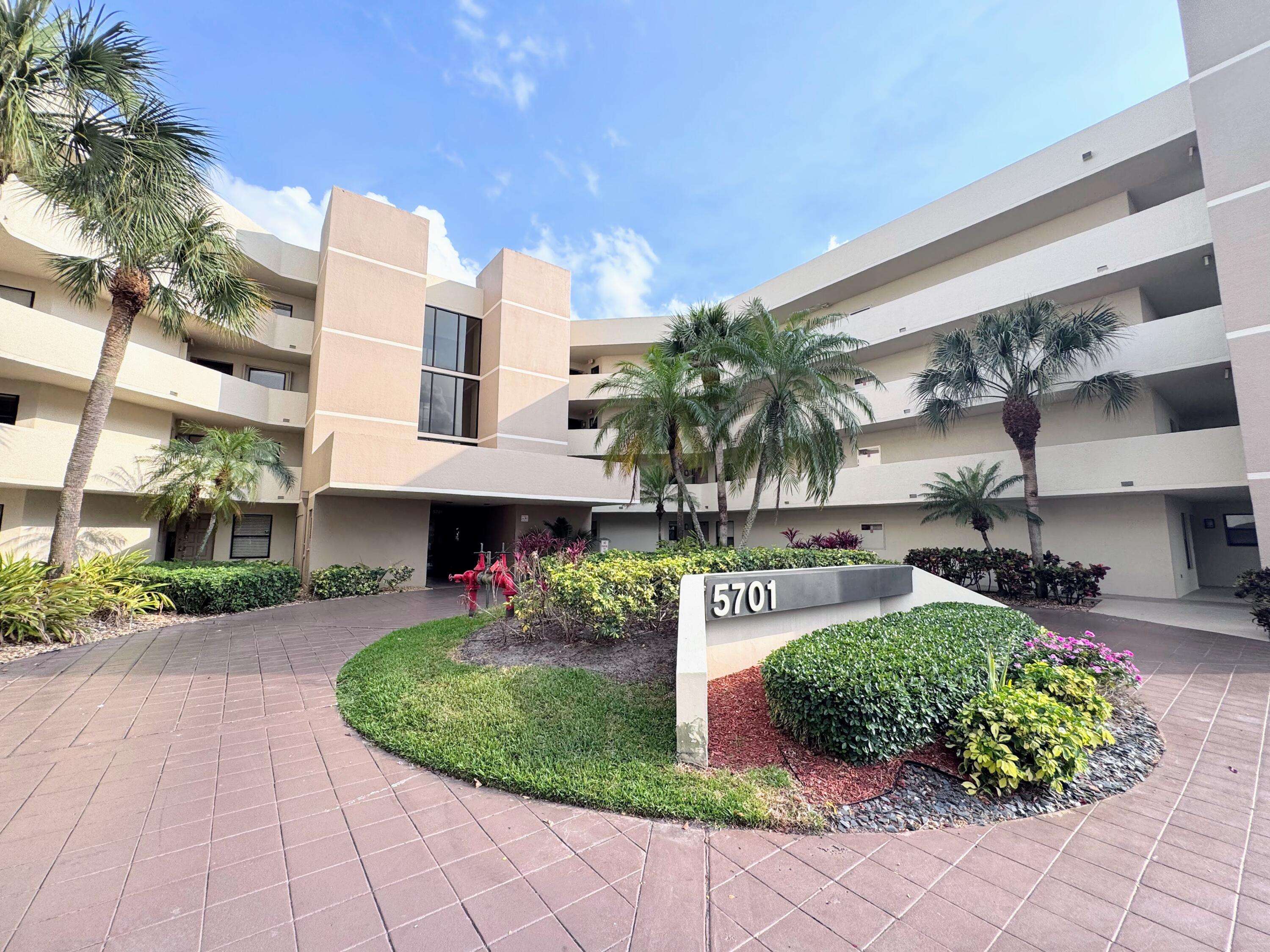 5701 Camino Del Sol 403, Boca Raton, FL 33433