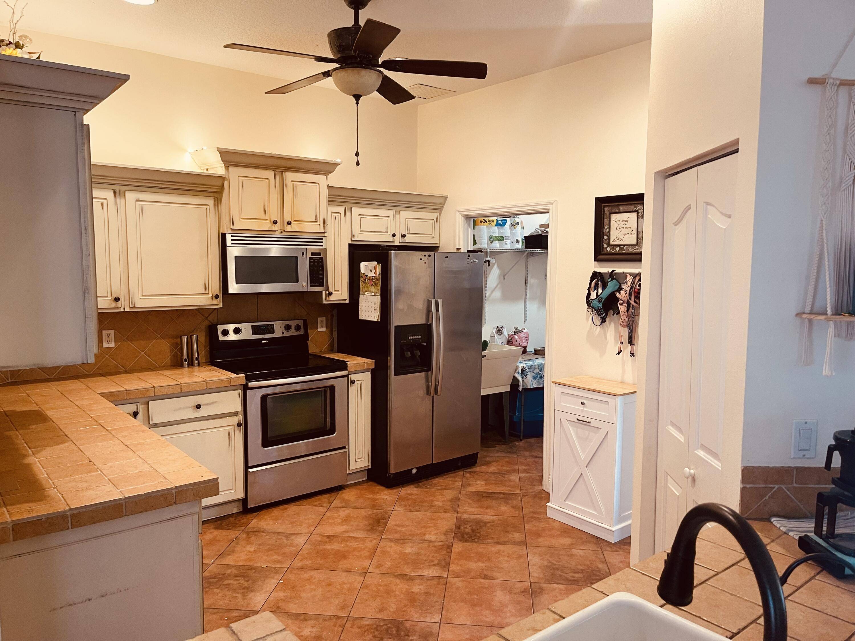 Port Saint Lucie, FL 34983,220 SE Verada AVE