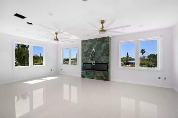 Fort Pierce, FL 34949,105 Desota ST