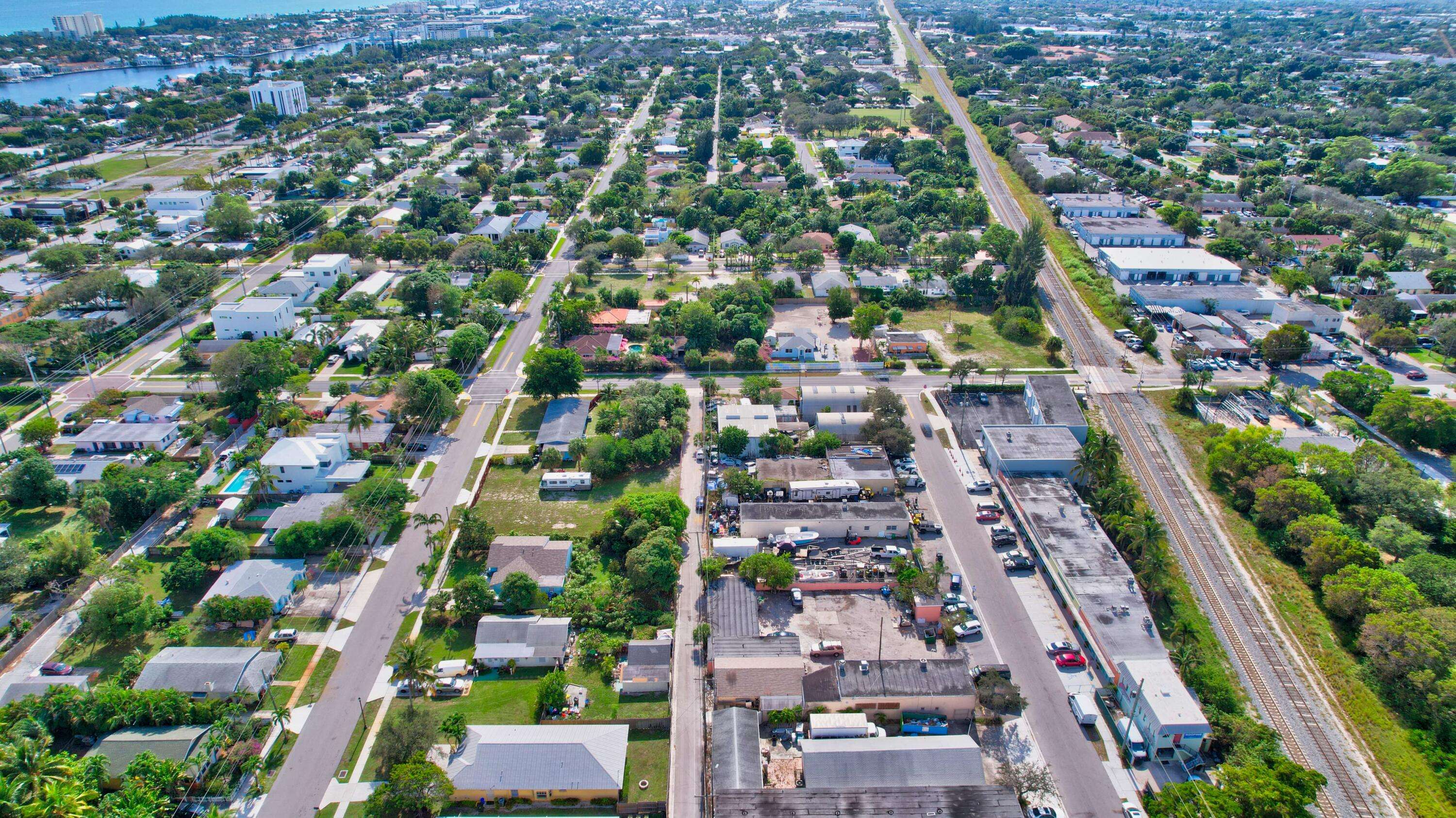 Delray Beach, FL 33483,375 SE 2nd AVE