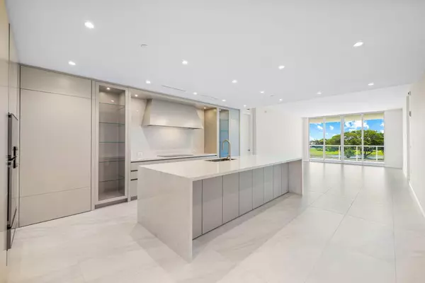 Boca Raton, FL 33432,220 SE Mizner BLVD 418