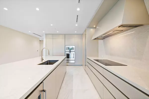 Boca Raton, FL 33432,220 SE Mizner BLVD 418