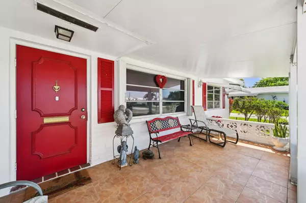 Boynton Beach, FL 33426,1316 SW 22nd ST