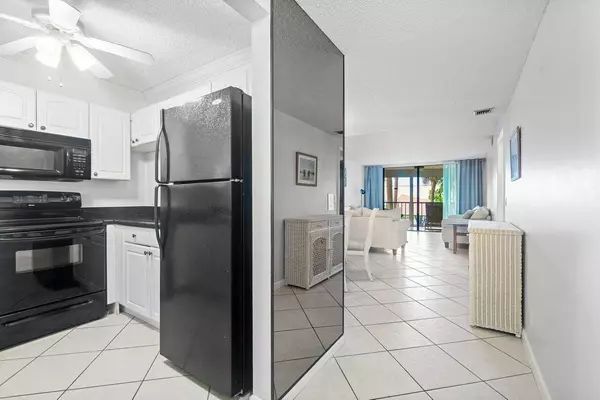 Lantana, FL 33462,890 N Federal Highway 208