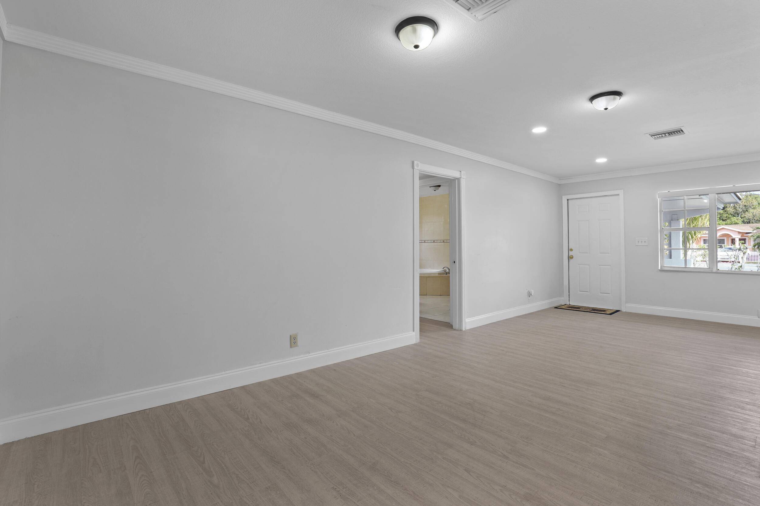 West Palm Beach, FL 33409,319 S Congress AVE A