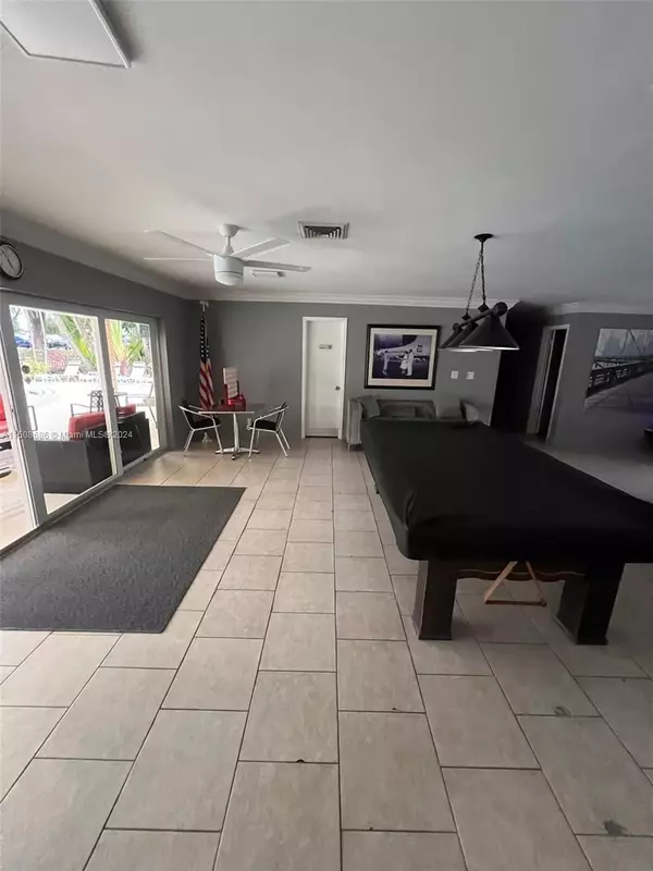Wilton Manors, FL 33305,136 NE 19th CT 112f