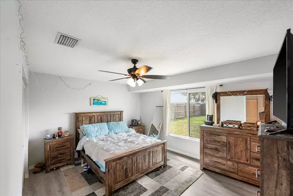 Vero Beach, FL 32962,1085 SW 23rd PL