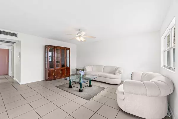 Delray Beach, FL 33446,173 Saxony D