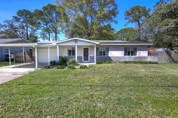 607 E Hollywood BLVD, Mary Esther, FL 32569