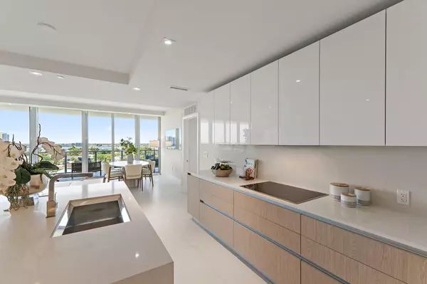 Singer Island, FL 33404,3100 N Ocean DR P-701