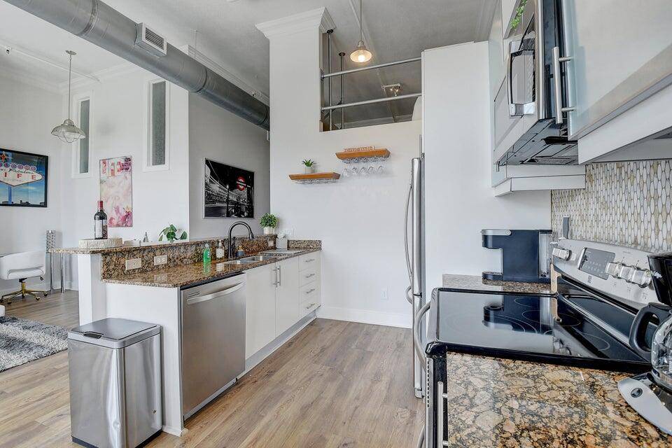 Delray Beach, FL 33483,185 NE 4th AVE 210