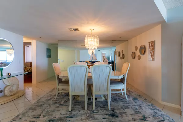 Hutchinson Island, FL 34949,3120 N Highway A1a 1004