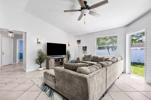 Plantation, FL 33324,9814 NW 2nd CT