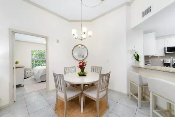 Vero Beach, FL 32967,5095 Fairways CIR 201