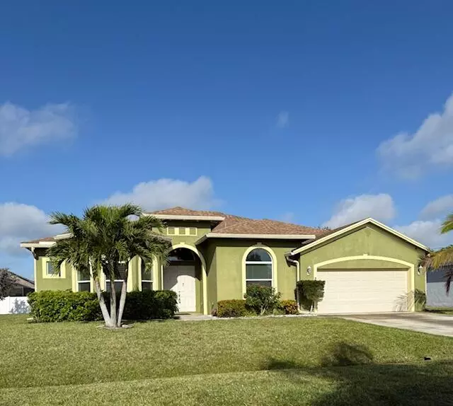 2482 SW Summit ST, Port Saint Lucie, FL 34984