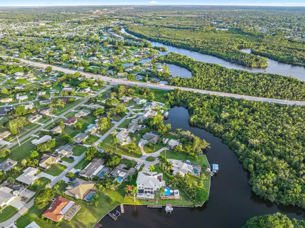 Port Saint Lucie, FL 34952,703 Ramie CT