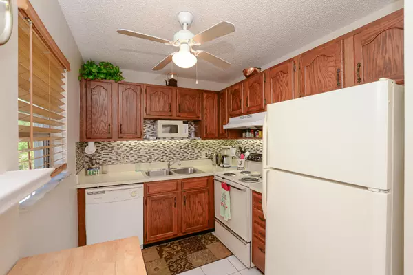 Port Saint Lucie, FL 34952,27 Lake Vista TRL 203