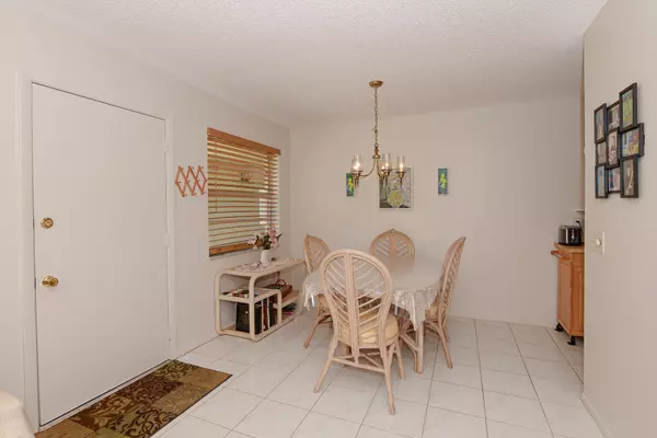 Port Saint Lucie, FL 34952,27 Lake Vista TRL 203