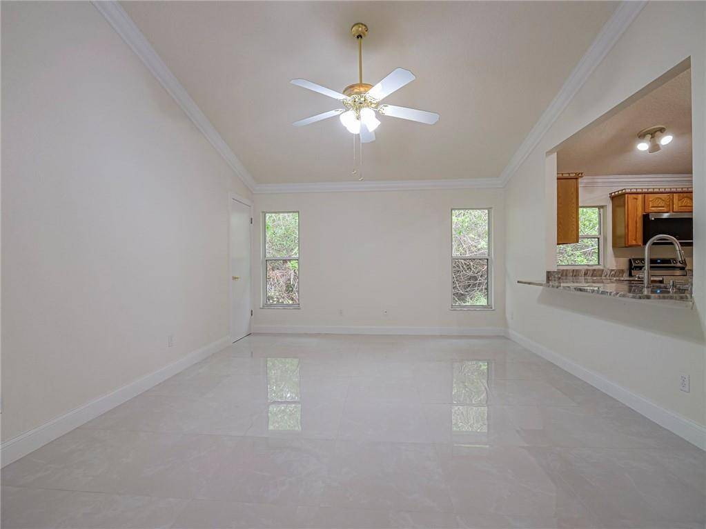 Sebastian, FL 32958,513 Benedictine TER