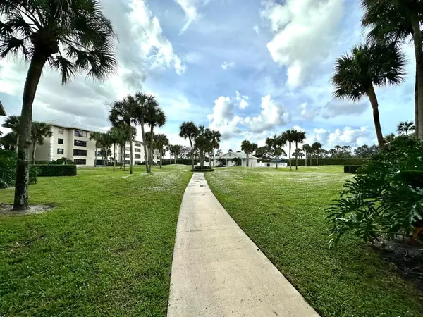 West Palm Beach, FL 33409,3525 Village BLVD 303