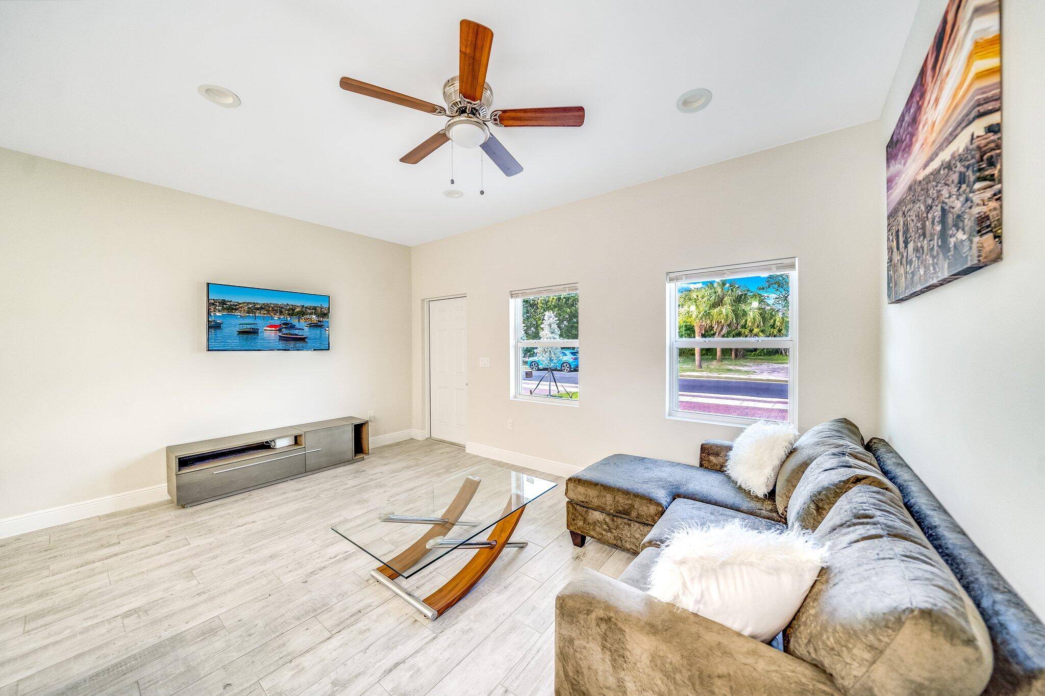 West Palm Beach, FL 33409,3180 Hiawatha AVE