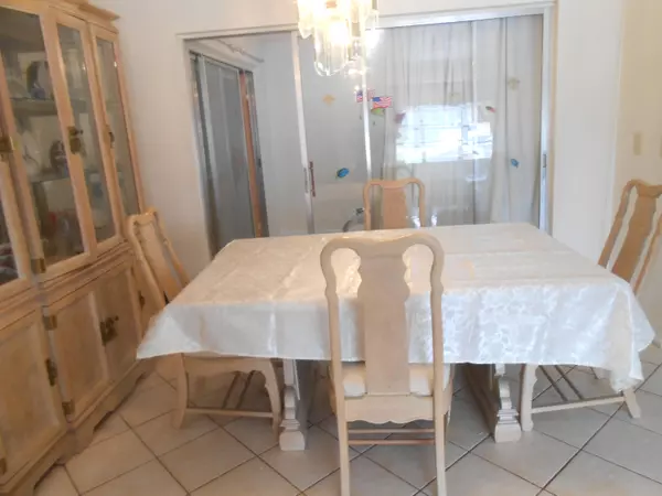 Royal Palm Beach, FL 33411,878 Gardenia DR
