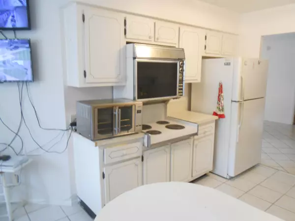 Royal Palm Beach, FL 33411,878 Gardenia DR