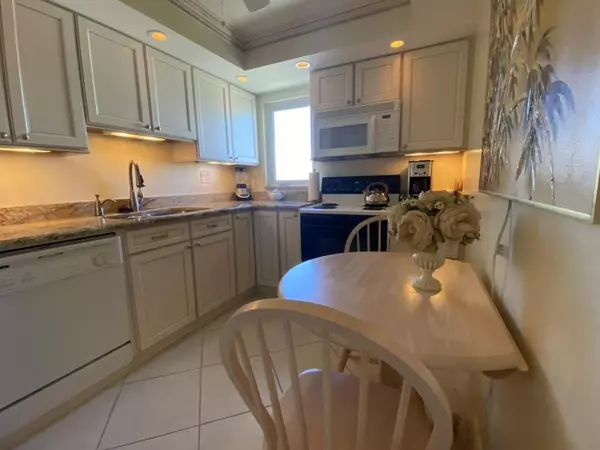 Highland Beach, FL 33487,3221 S Ocean BLVD 901