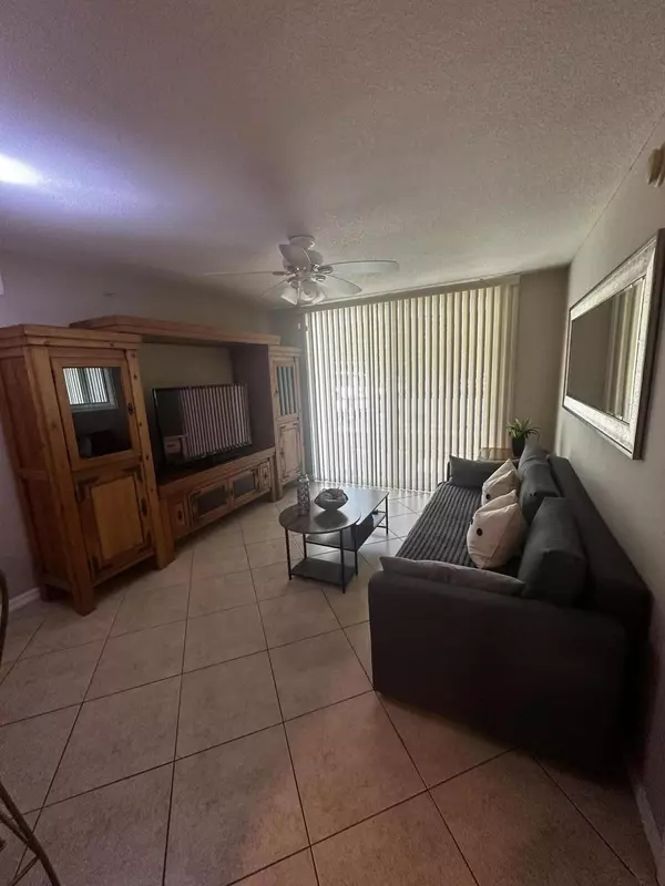 Boynton Beach, FL 33435,805 Villa Circle