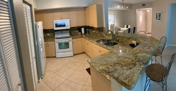 805 Villa Circle, Boynton Beach, FL 33435