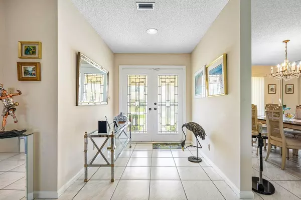 Boca Raton, FL 33433,6053 Petaluma DR