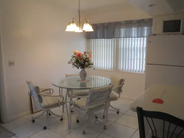 West Palm Beach, FL 33417,184 Coventry H